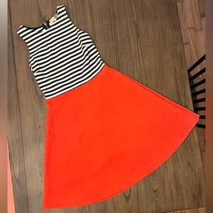 Francesca’s Knee Length Dress, Size Medium, Color Coral/Black/White